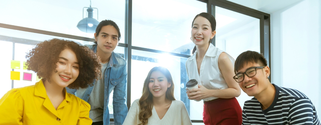 与全球最佳雇主  jinnianhui官网 - 金年会光电<br>
一起探索未来职涯可能